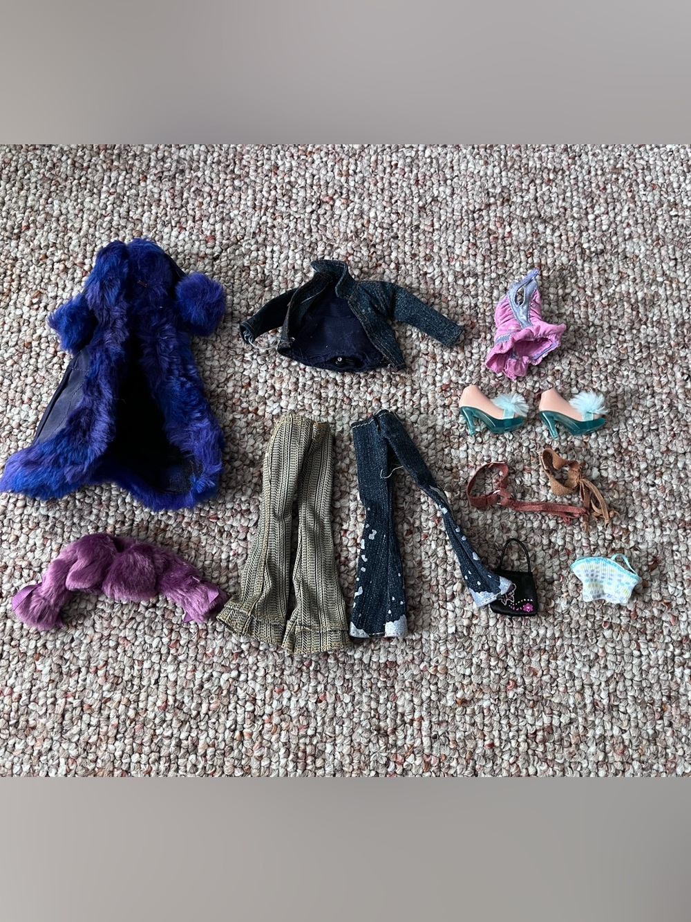 Bratz Doll Clothing and Accessories 11 Pieces